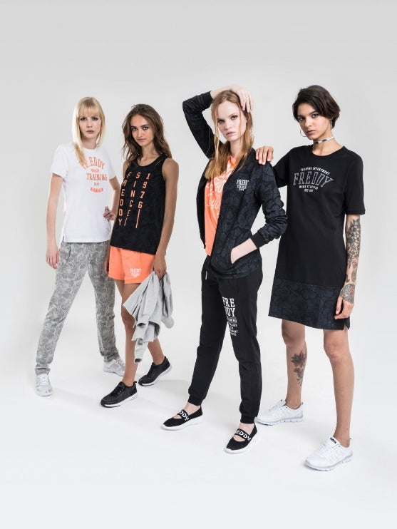 Tシャツ