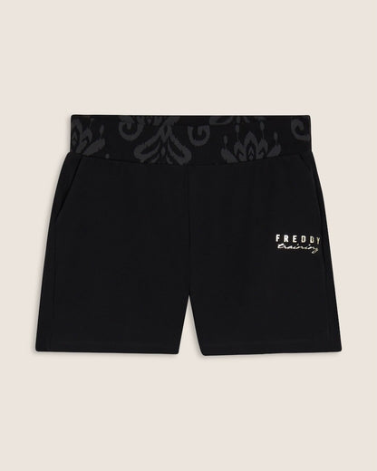 ショートパンツ