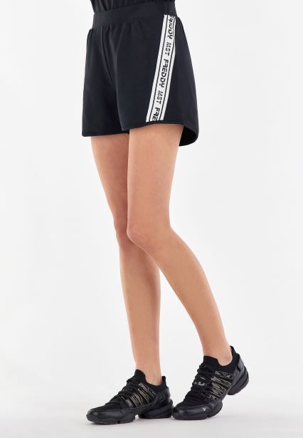 ショートパンツ