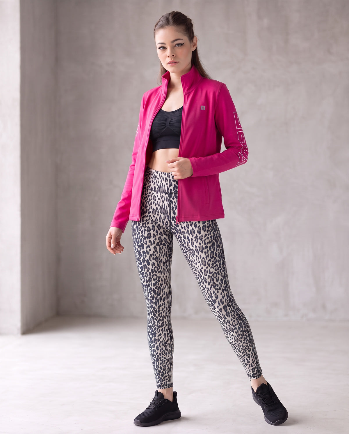 VIVID ICON DANCE FIT EST.2018-2019