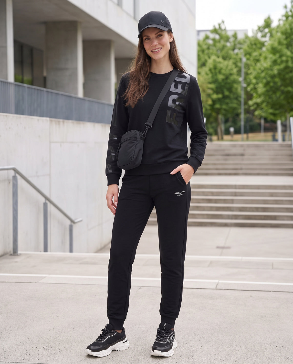 URBAN SHINY BLACK STYLE EST.2021-2025