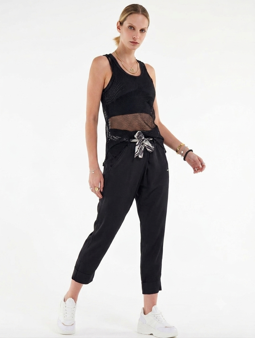 URBAN EDGE MONOCHROME EST.2021-2023