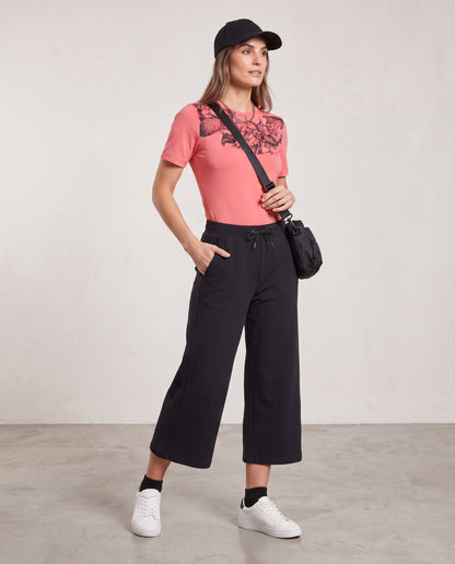 BOTANICAL BLACK ATHLEISURE EST.2018-2021