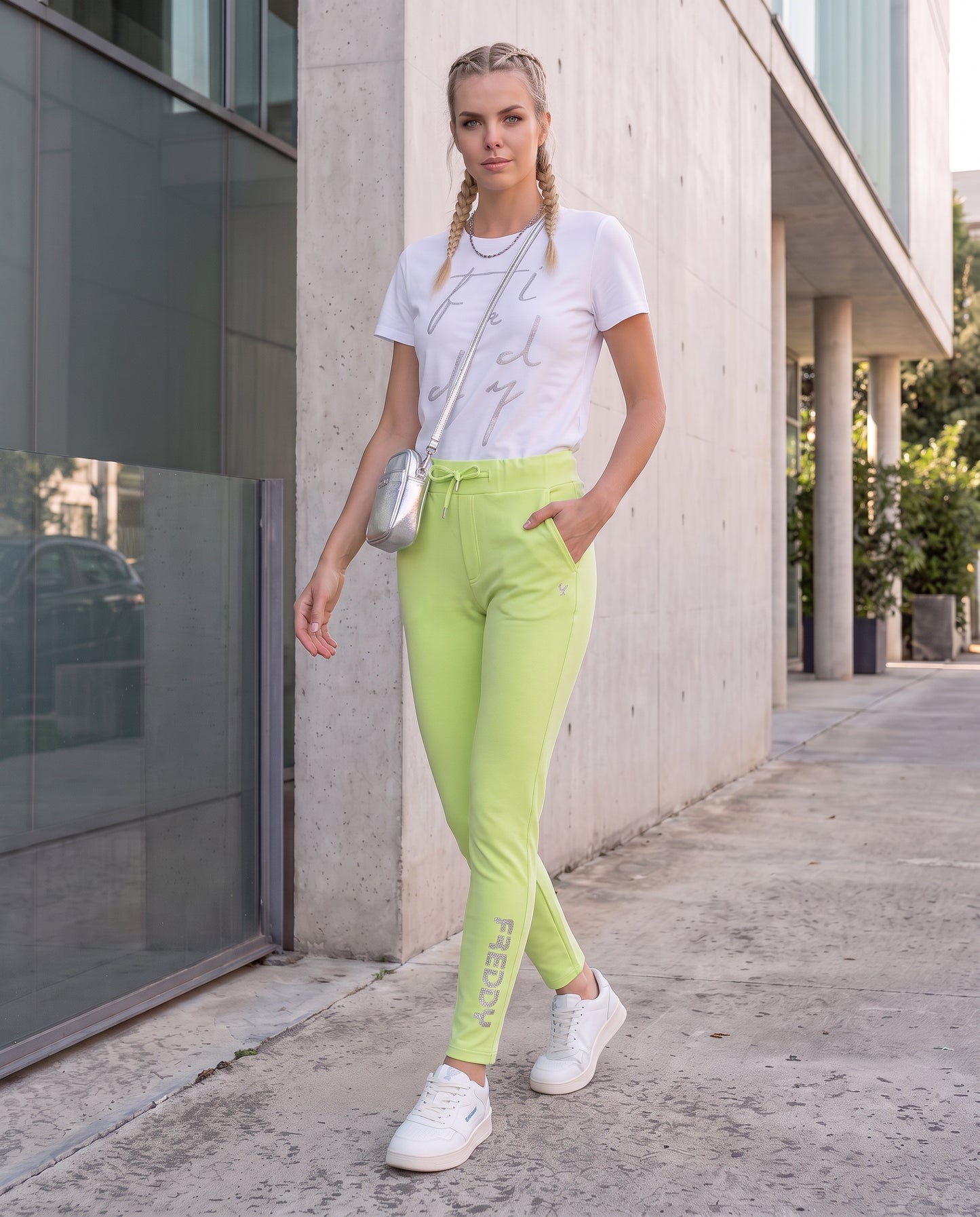 URBAN LIME ATHLEISURE EST.2017-2021