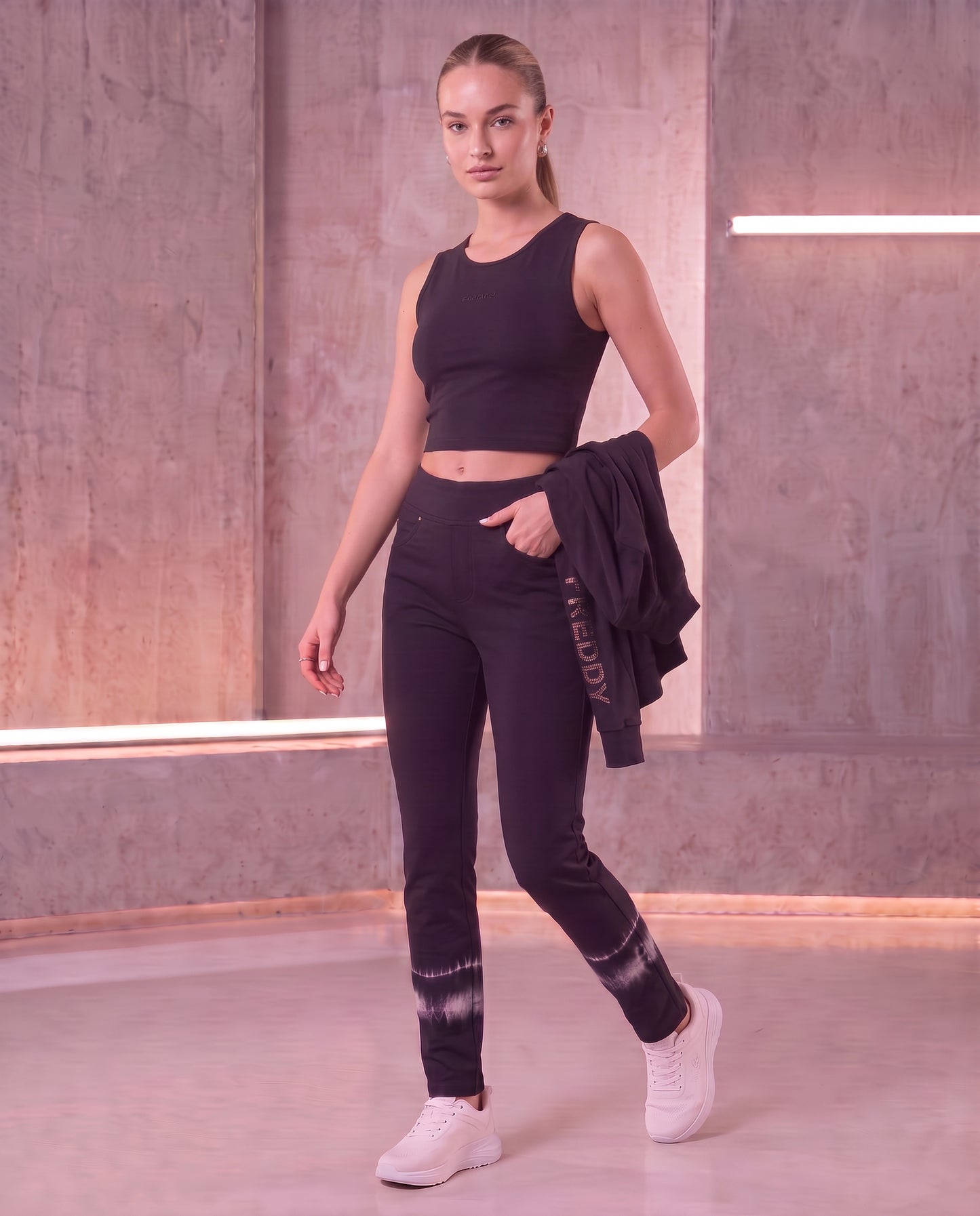 LUXE BLACK : STUDS & TIEDYE EST.2024-2025
