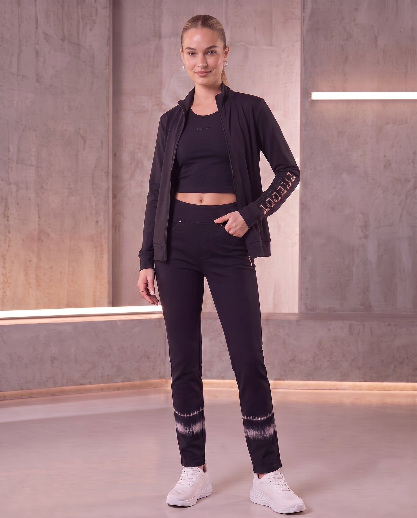 LUXE BLACK : STUDS & TIEDYE EST.2024-2025