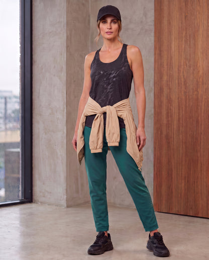 EARTH COLOR PERFORMANCE LOOK EST.2022-2025